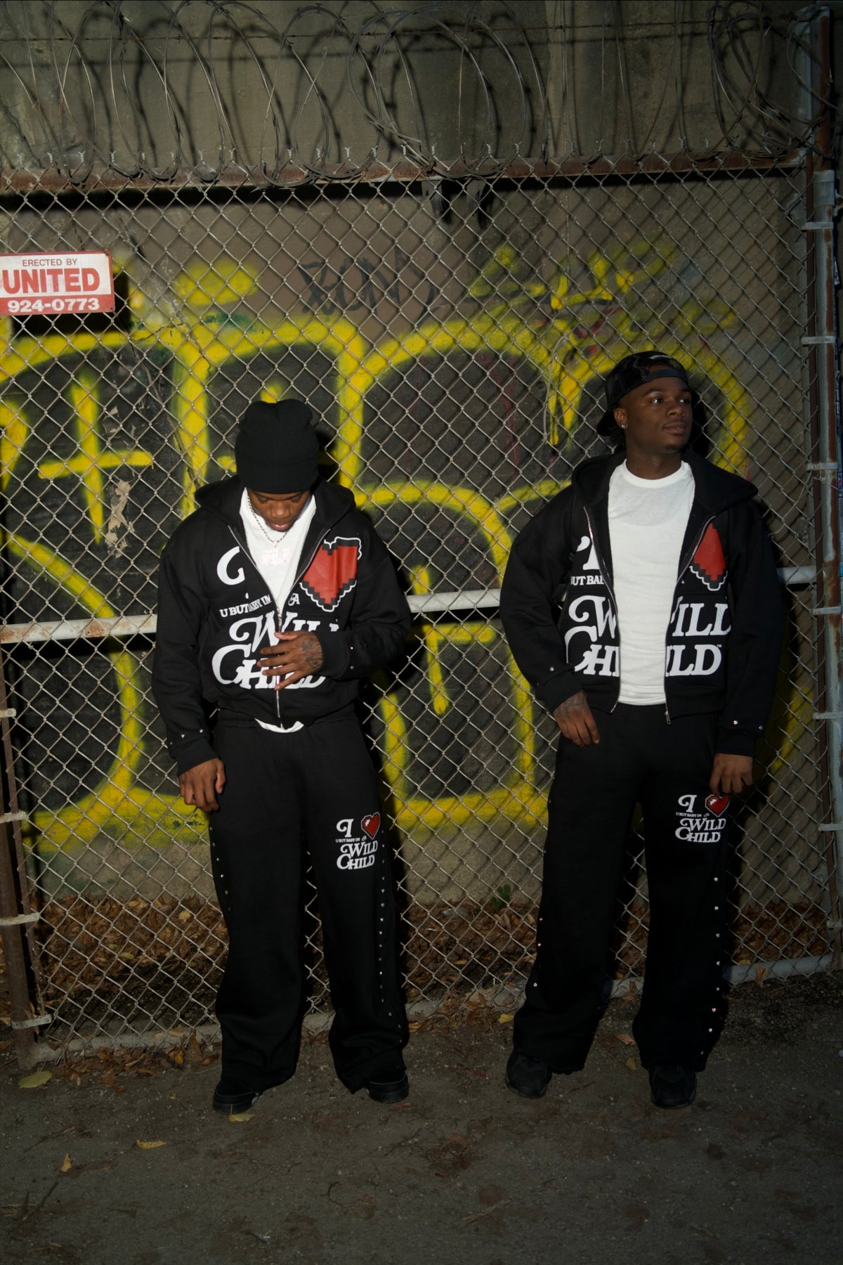 “ONXY BLACK” sets